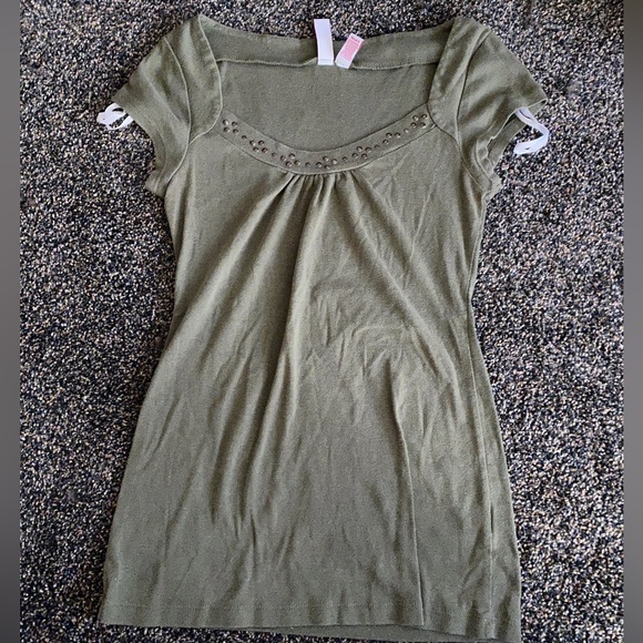 BONGO Tops - Army Green / Olive Green Vintage Y2K Bongo Tee